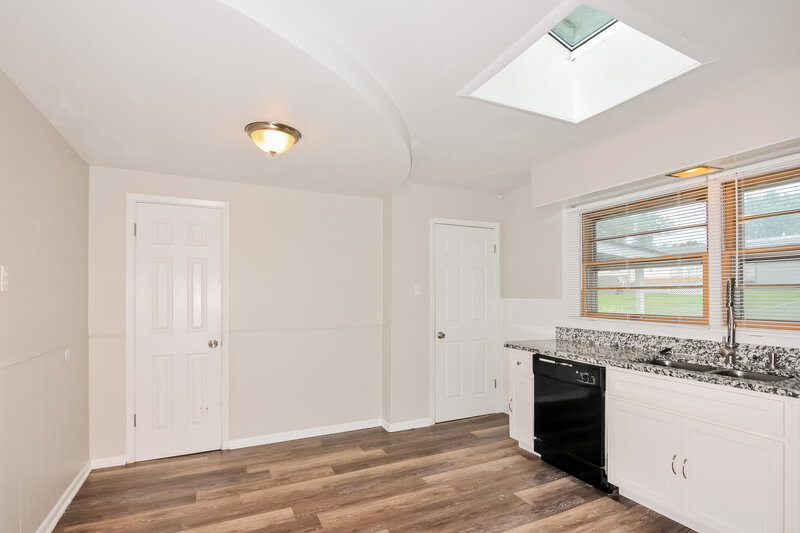1,700/Mo, 1255 Del Rey Dr Florissant, MO 63031 Misc View 4
