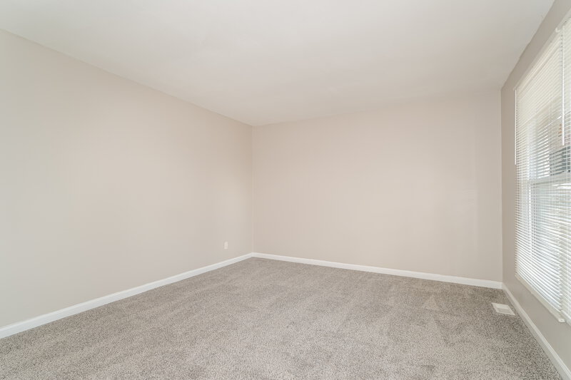 1,710/Mo, 2014 Mantilla Dr Florissant, MO 63031 Living Room View 2