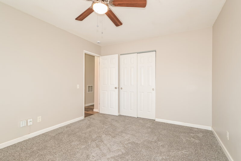 1,710/Mo, 2014 Mantilla Dr Florissant, MO 63031 Main Bedroom View 2