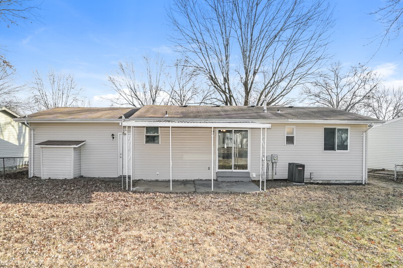 1,710/Mo, 2014 Mantilla Dr Florissant, MO 63031 Rear View 2