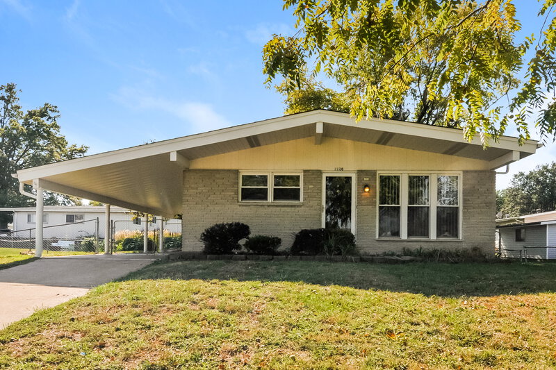 1,400/Mo, 2120 Flamingo Dr Florissant, MO 63031 External View