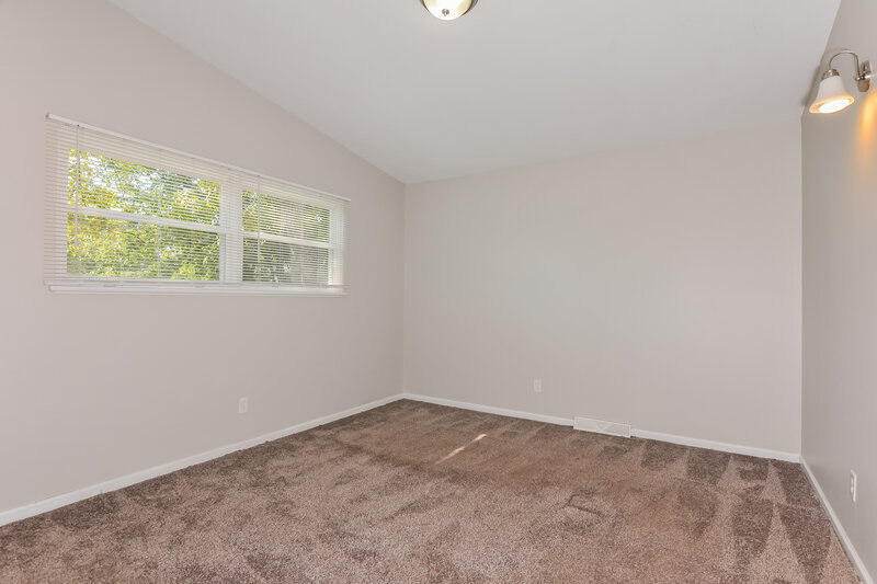 1,400/Mo, 2120 Flamingo Dr Florissant, MO 63031 Bedroom View