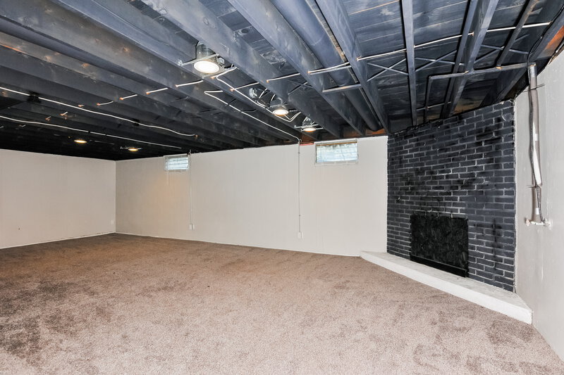 1,400/Mo, 2120 Flamingo Dr Florissant, MO 63031 Basement View
