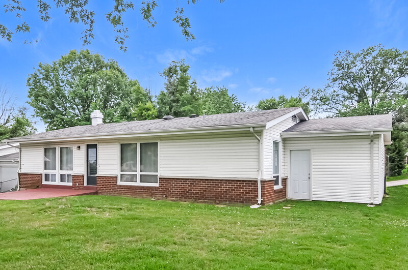 2,090/Mo, 3865 Helmkampf Dr Florissant, MO 63033 Rear View 2