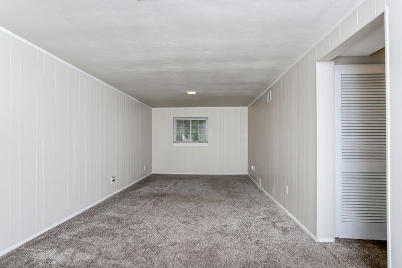 1,520/Mo, 10 Floweridge Ln Florissant, MO 63031 Basement View