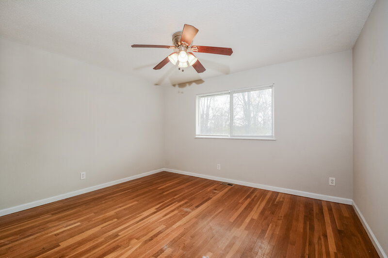 1,755/Mo, 11574 ARROYO DR Florissant, MO 63033 Main Bedroom View
