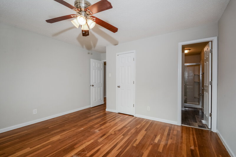 1,755/Mo, 11574 ARROYO DR Florissant, MO 63033 Main Bedroom View 2
