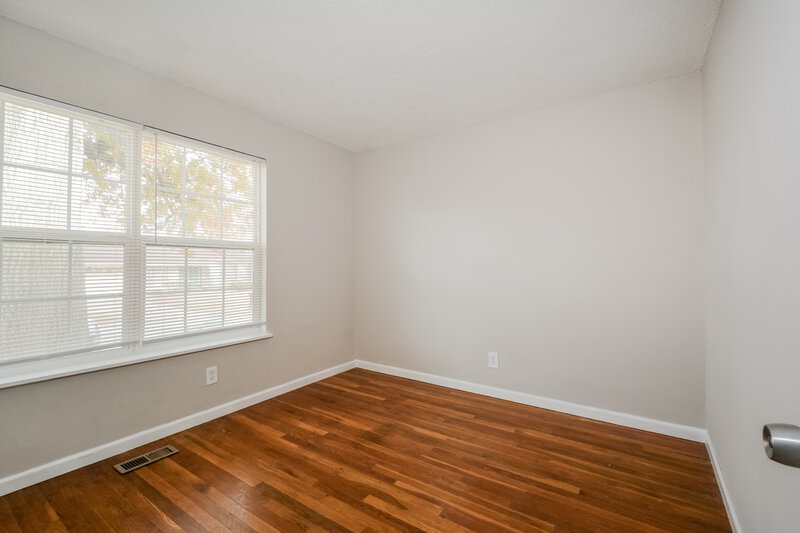 1,755/Mo, 11574 ARROYO DR Florissant, MO 63033 Bedroom View 3