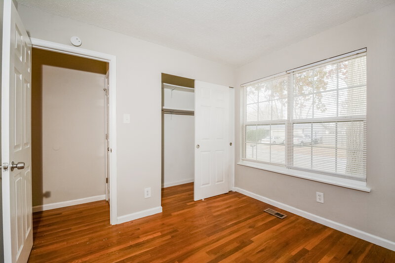 1,755/Mo, 11574 ARROYO DR Florissant, MO 63033 Bedroom View 4