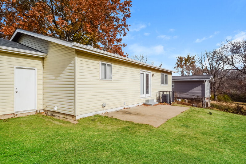 1,755/Mo, 11574 ARROYO DR Florissant, MO 63033 Rear View 4