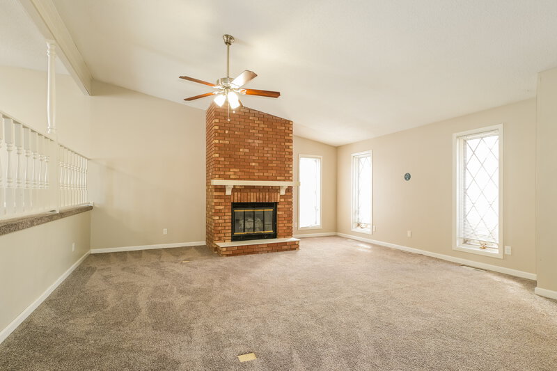 2,160/Mo, 11990 Roseview Ln St. L ouis, MO 63138 Living Room View 2