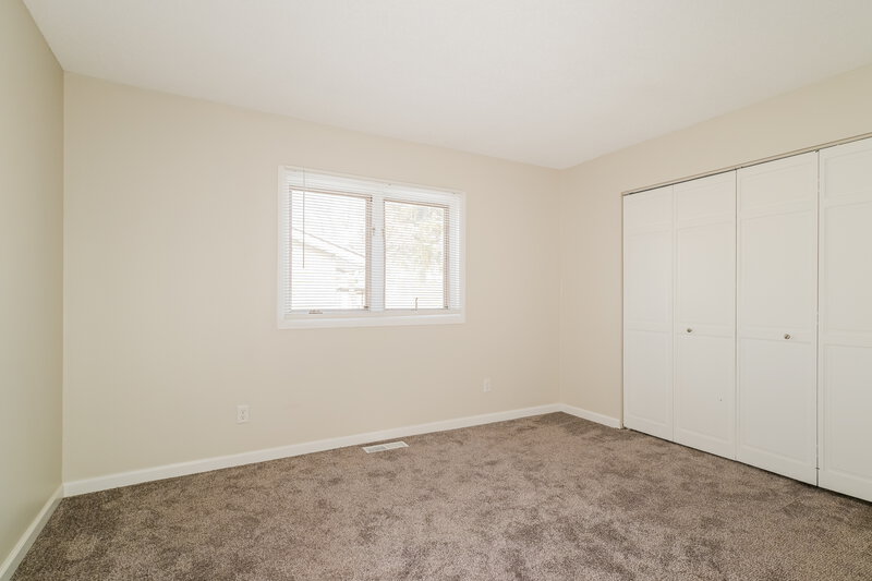 2,160/Mo, 11990 Roseview Ln St. L ouis, MO 63138 Bedroom View