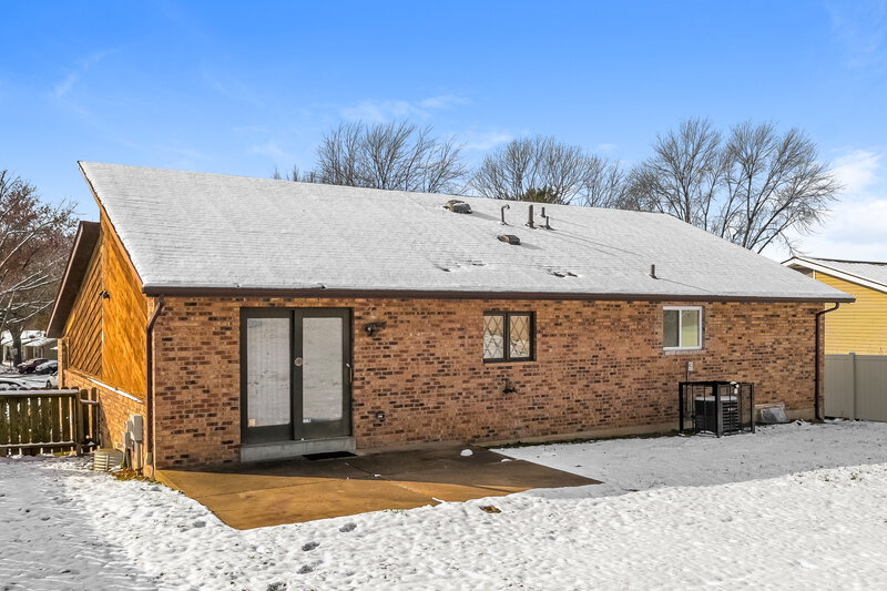 2,160/Mo, 11990 Roseview Ln St. L ouis, MO 63138 Rear View