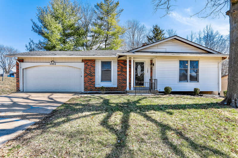1,500/Mo, 11992 LAKECREST LN St. Louis, MO 63138 External View
