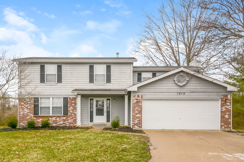2,145/Mo, 1213 Buckpasser Ct Florissant, MO 63034 External View