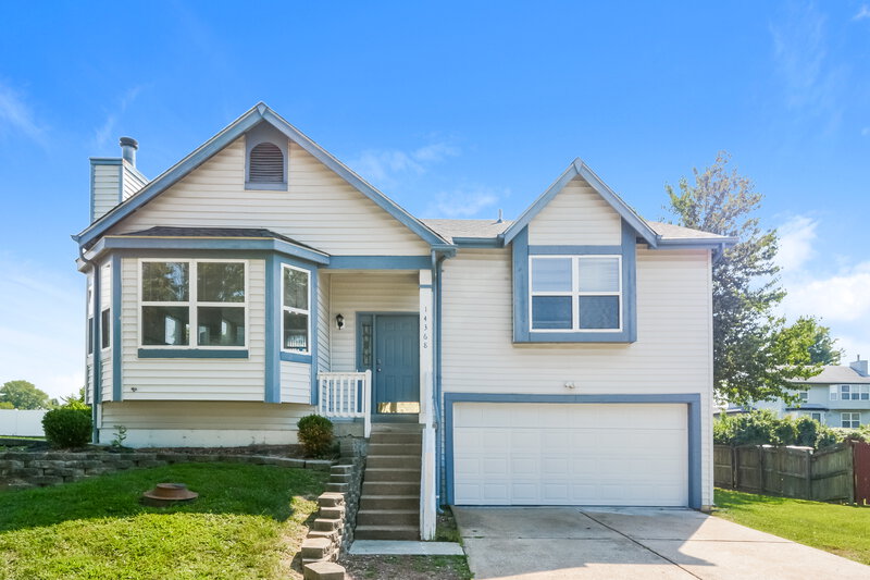 2,055/Mo, 14368 Jamestown Bay Dr Florissant, MO 63034 External View