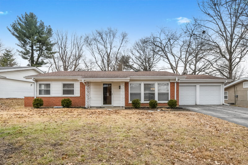 1,440/Mo, 1551 Surf Side Dr St. Louis, MO 63138 Front View