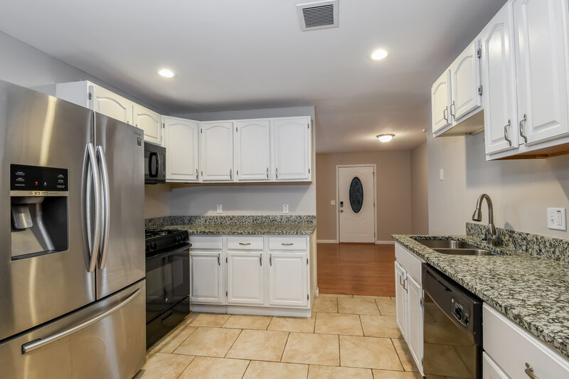 1,440/Mo, 1551 Surf Side Dr St. Louis, MO 63138 Kitchen View