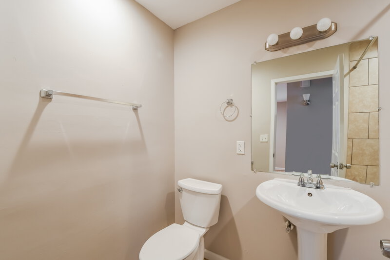 1,440/Mo, 1551 Surf Side Dr St. Louis, MO 63138 Powder Room View