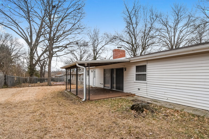 1,440/Mo, 1551 Surf Side Dr St. Louis, MO 63138 Rear View