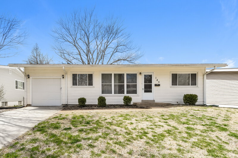 1,290/Mo, 185 Duquette Ln Florissant, MO 63033 External View