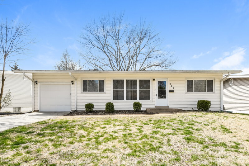 1,290/Mo, 185 Duquette Ln Florissant, MO 63033 Front View