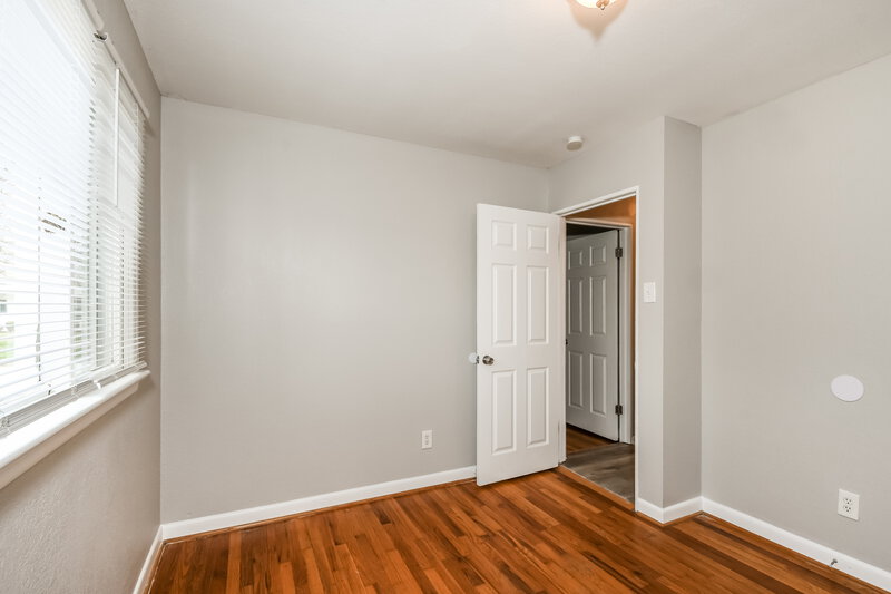 1,290/Mo, 185 Duquette Ln Florissant, MO 63033 Bedroom View 4