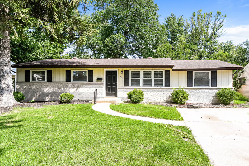 2,165/Mo, 1850 Shirlene Dr Florissant, MO 63031 External View