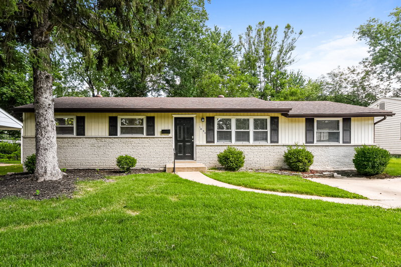 2,165/Mo, 1850 Shirlene Dr Florissant, MO 63031 Front View