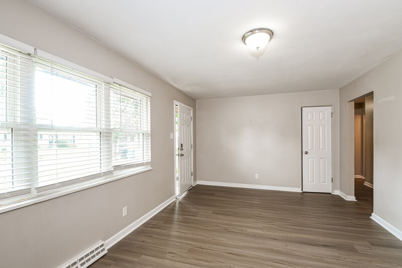 2,165/Mo, 1850 Shirlene Dr Florissant, MO 63031 Living Room View