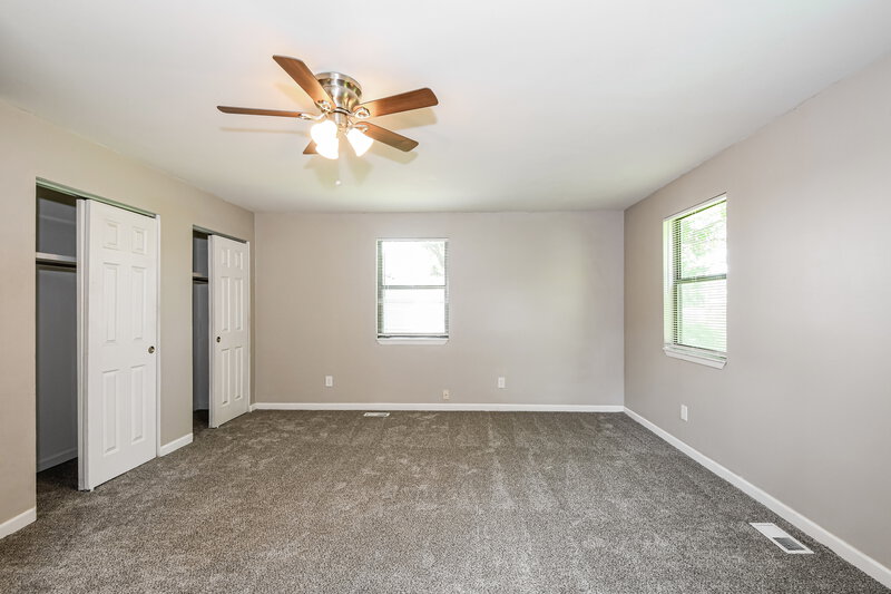 2,165/Mo, 1850 Shirlene Dr Florissant, MO 63031 Main Bedroom View