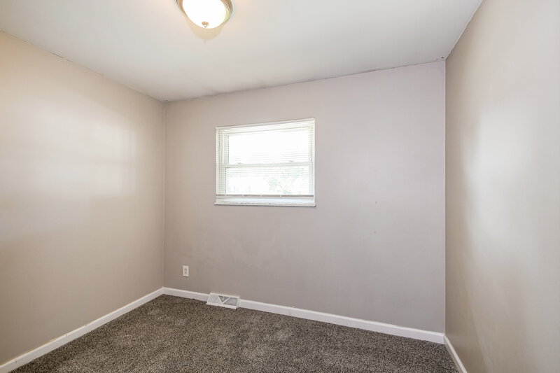2,165/Mo, 1850 Shirlene Dr Florissant, MO 63031 Bedroom View