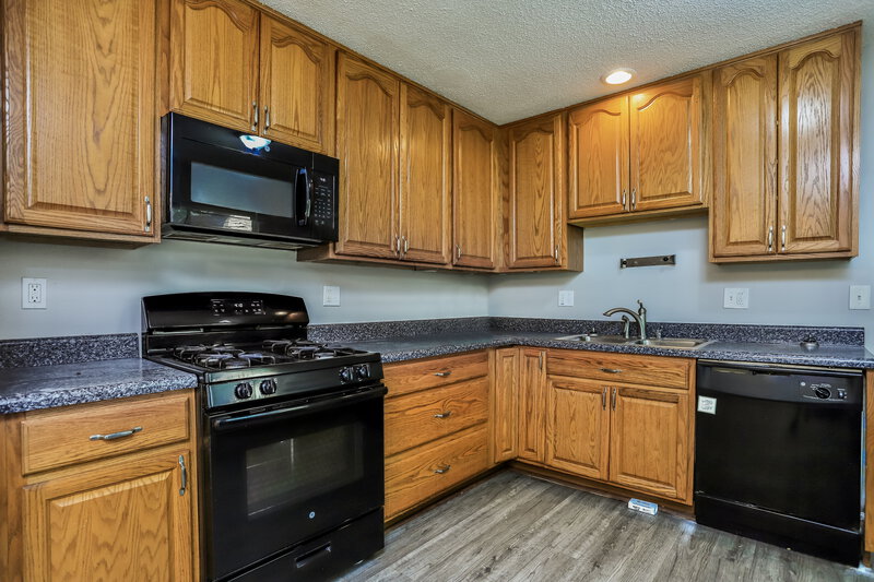 1,345/Mo, 2635 Lindsay Ln Florissant, MO 63031 Kitchen View