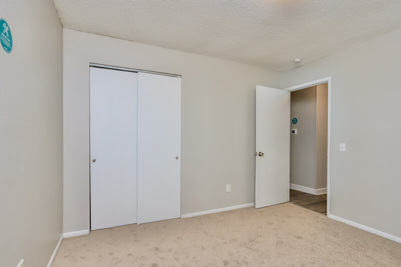 1,345/Mo, 2635 Lindsay Ln Florissant, MO 63031 Main Bedroom View