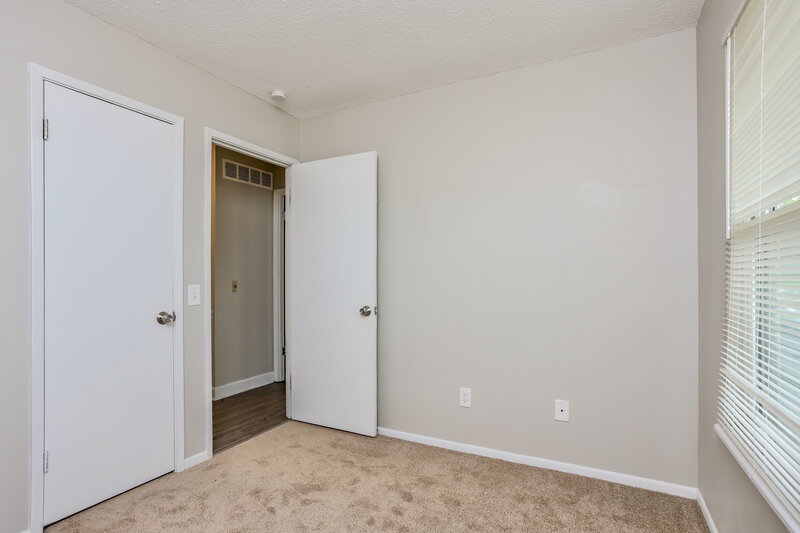 1,345/Mo, 2635 Lindsay Ln Florissant, MO 63031 Bedroom View
