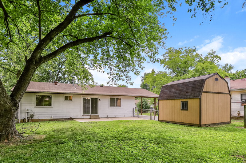 1,345/Mo, 2635 Lindsay Ln Florissant, MO 63031 Rear View