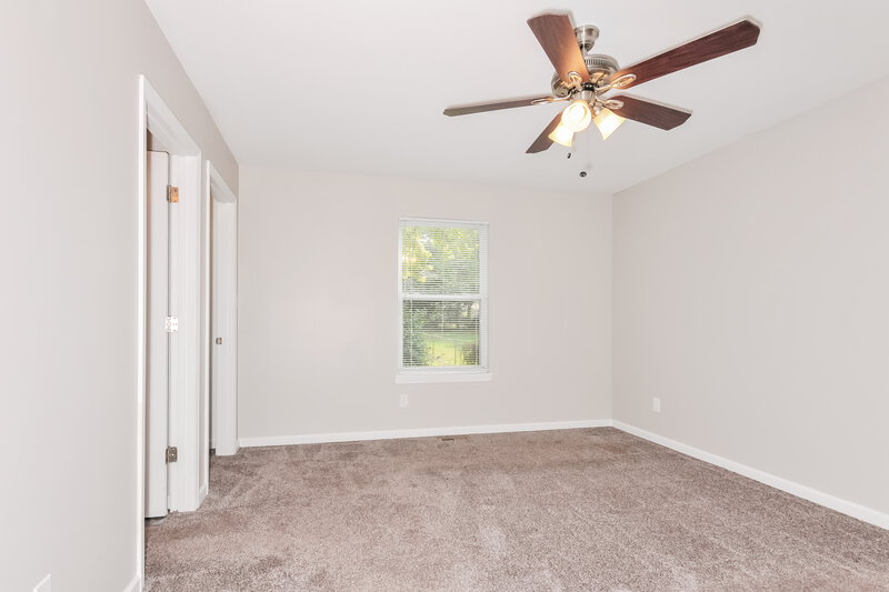 1,685/Mo, 2710 Sherwood Dr Florissant, MO 63031 Main Bedroom View