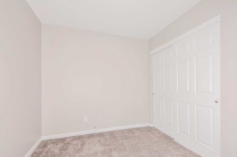 1,685/Mo, 2710 Sherwood Dr Florissant, MO 63031 Bedroom View 5