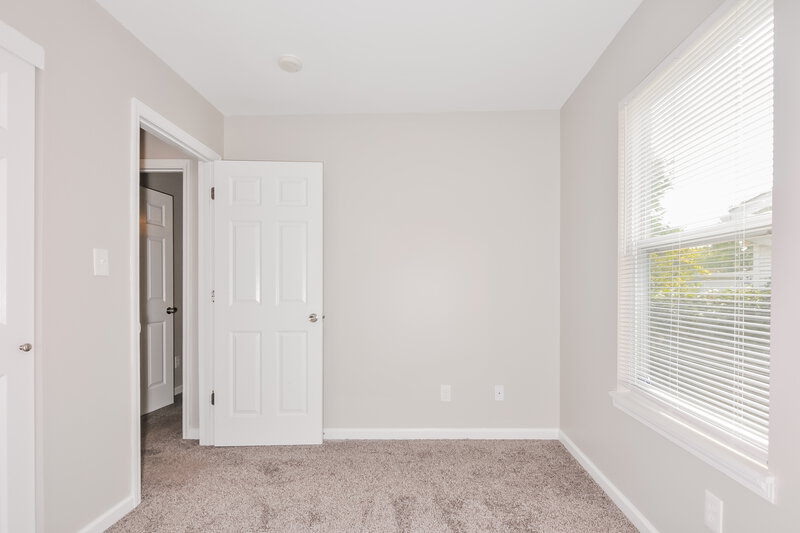 1,685/Mo, 2710 Sherwood Dr Florissant, MO 63031 Bedroom View 6