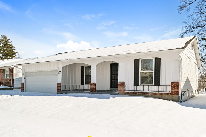 1,905/Mo, 2966 Clanfield Dr Florissant, MO 63031 Front View