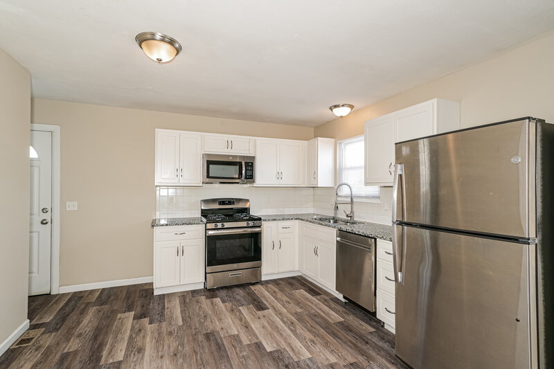 1,905/Mo, 2966 Clanfield Dr Florissant, MO 63031 Kitchen View