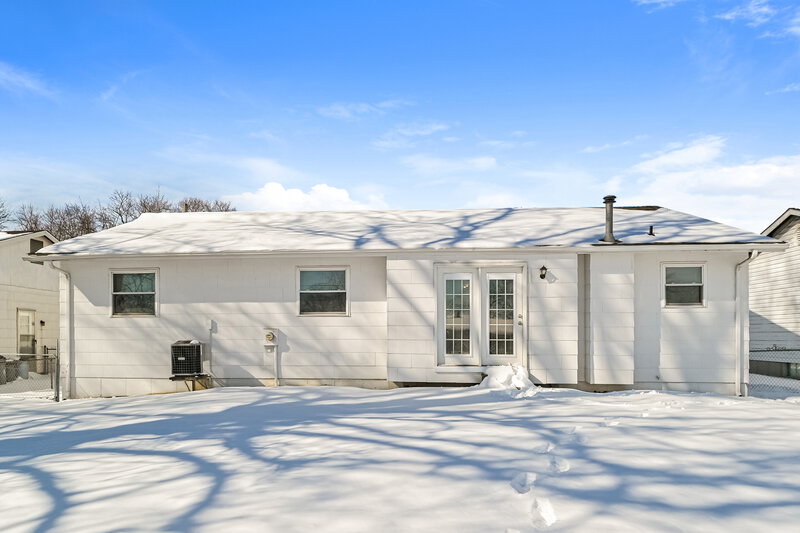 1,905/Mo, 2966 Clanfield Dr Florissant, MO 63031 Rear View