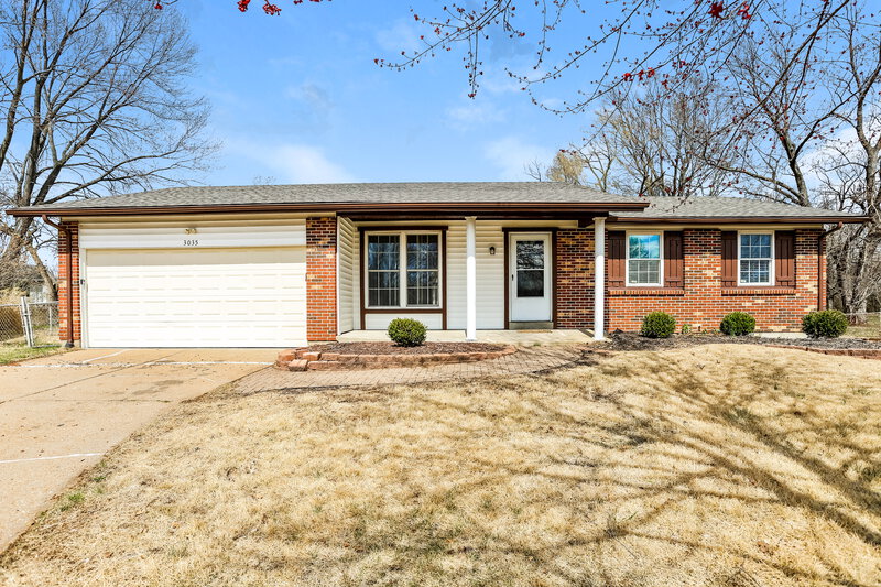 1,575/Mo, 3035 Oriental Dr Florissant, MO 63031 External View
