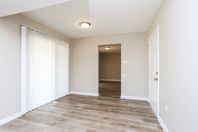 1,575/Mo, 3035 Oriental Dr Florissant, MO 63031 Breakfast Nook View 2