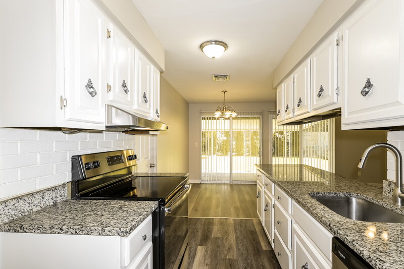 2,060/Mo, 3160 Hargrove Ln Florissant, MO 63033 Kitchen View