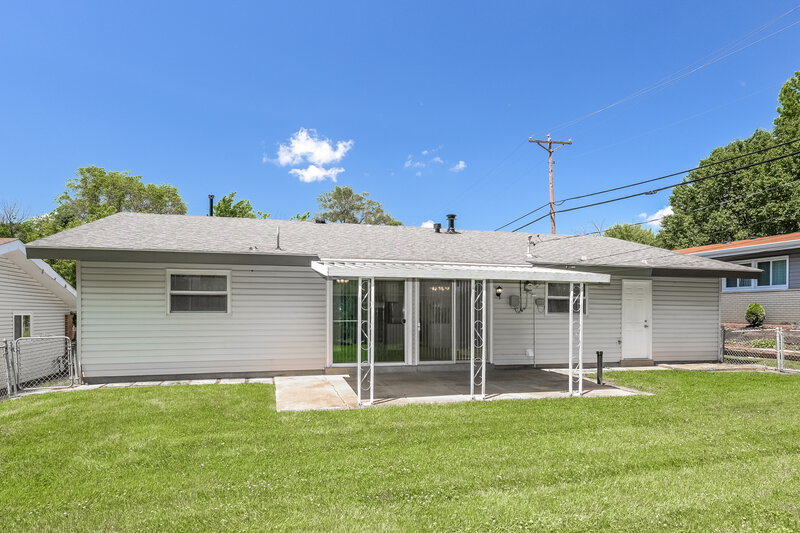 2,060/Mo, 3160 Hargrove Ln Florissant, MO 63033 Rear View