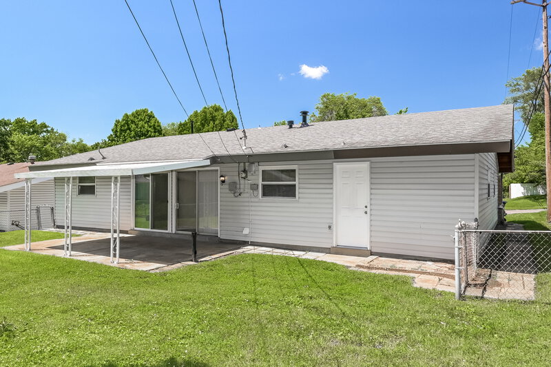 2,060/Mo, 3160 Hargrove Ln Florissant, MO 63033 Rear View 2
