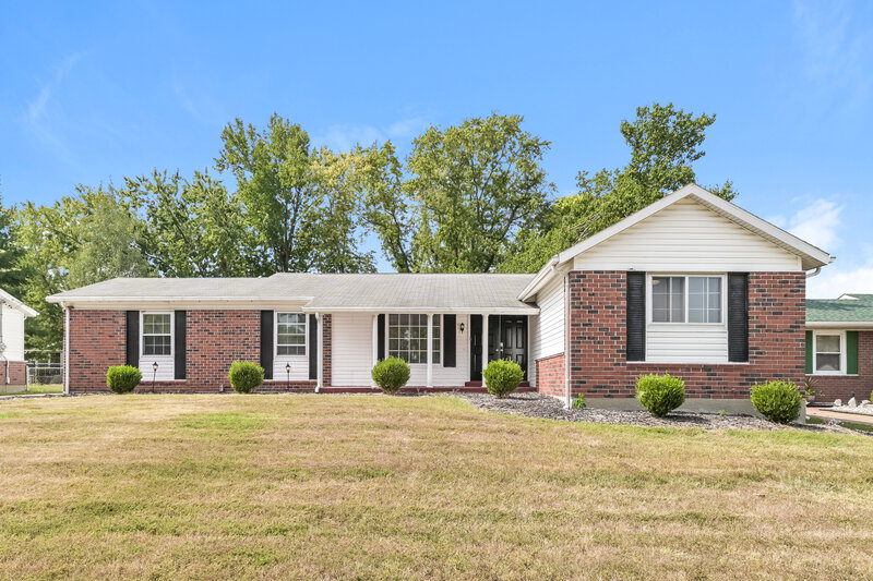 1,875/Mo, 3385 Brunswick Dr Florissant, MO 63033 External View