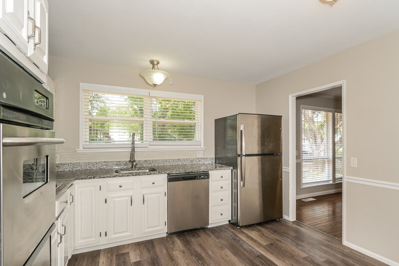 1,875/Mo, 3385 Brunswick Dr Florissant, MO 63033 Kitchen View