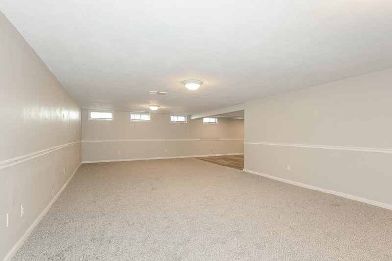 1,875/Mo, 3385 Brunswick Dr Florissant, MO 63033 Basement View